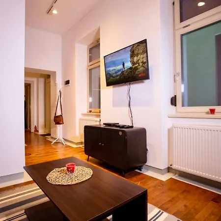 Апартаменты Savoya Apartment, Old Town