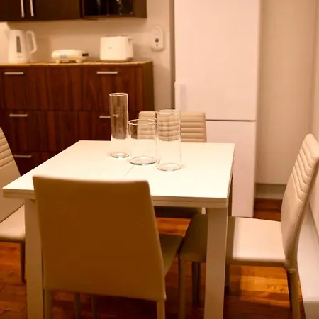 Savoya Apartment, Old Town *