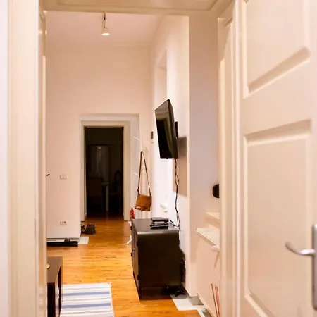 Savoya Apartment, Old Town *