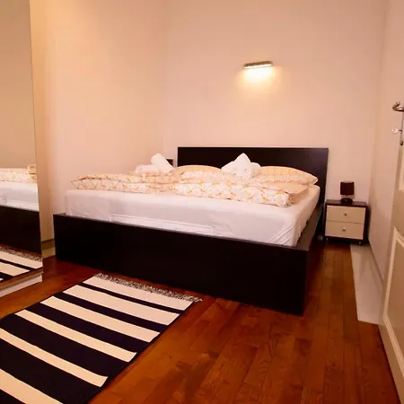 Апартаменты Savoya Apartment, Old Town
