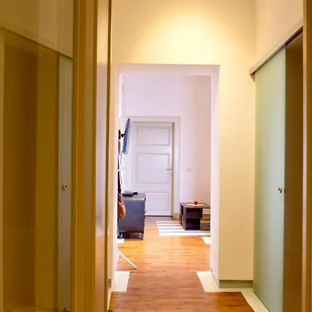 Апартаменты Savoya Apartment, Old Town
